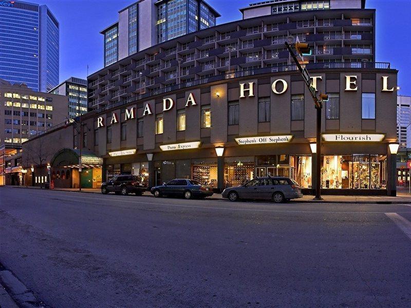 Ramada Plaza By Wyndham Calgary Downtown Hotel Екстериор снимка